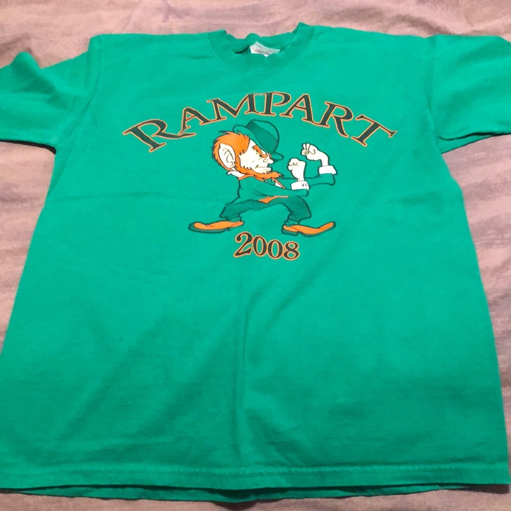 Rampart casino t-shirt, retro.  2008 with leprechaun graphic. Casino collector.